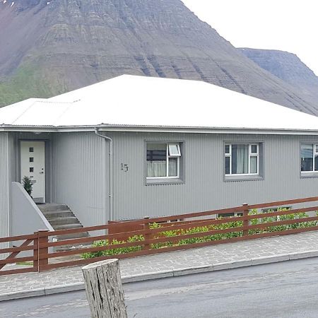 Sigurhaeth - Apartment With All Within Your Reach Isafjordur ภายนอก รูปภาพ