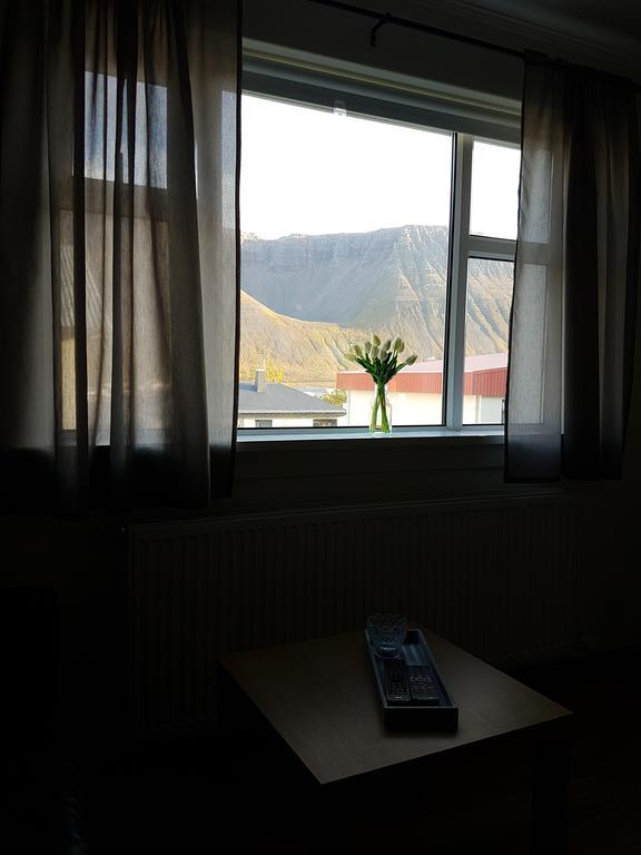 Sigurhaeth - Apartment With All Within Your Reach Isafjordur ภายนอก รูปภาพ